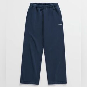 Madhappy Classics Fleece Straight Sweatpants in Navy